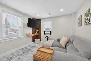 Luna Vista Rose Suite - Image 4