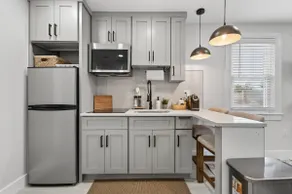 Luna Vista Rose Suite - Image 3
