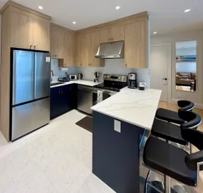 Sleek 3BR Residence | Private Entry | AC | Parking - Image 3