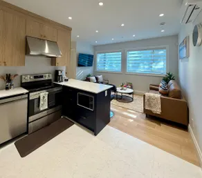 Sleek 3BR Residence | Private Entry | AC | Parking - Image 5