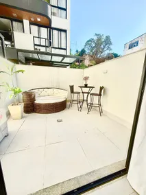 Full studio | King-Size Bed – Balcony - Image 3