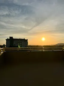 Best Location, 2 Bedrooms + Everything Really Close! - Image 2