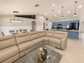 Pool Home/ Tropical Paradise Getaway Near Beaches - Image 3