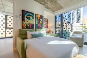 Sophisticated City Stay | Pool Gym & Rooftop - Image 5