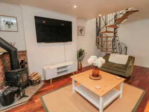 3 Beck Mews - Image 2