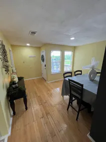 Comfortable Condo Near Major Plants & Beach - Image 3