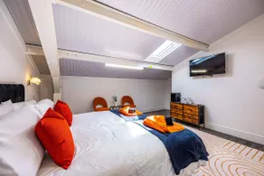 The Smedley Suites - King Beds and AirConditioning - Image 3
