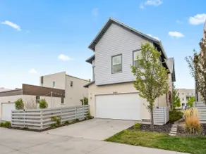 3BR Daybreak Home | SoDa Row Steps Away - Image 5