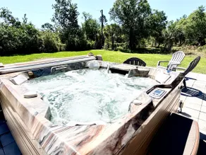Modern Cozy Cottage | 9 Min to Airport | Hot tub - Image 2