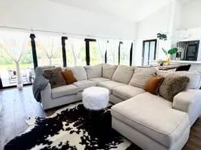 Modern Cozy Cottage | 9 Min to Airport | Hot tub - Image 4