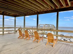 Driftwood Beach Escape | Top-Floor Condo + Pool - Image 3