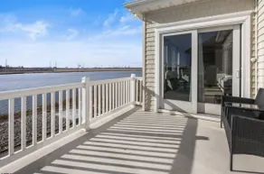 Bayfront Retreat w/ Hot Tub (now free!)+Game Room - Image 3