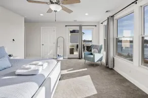 Bayfront Retreat w/ Hot Tub (now free!)+Game Room - Image 4