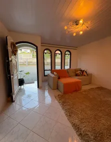 House | 6 guests | quiet neighborhood | 1 parking space - Image 3