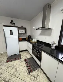 House | 6 guests | quiet neighborhood | 1 parking space - Image 5