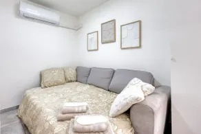 Premium 1-bedroom apartment, Air-conditioned & with Balcony - Image 5