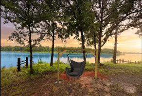 Lake View Tower–Lake Fork Waterfront Balcony Cabin - Image 5