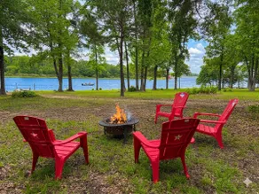 Lake View Tower–Lake Fork Waterfront Balcony Cabin - Image 3