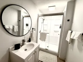 Zion’s Haven | Modern Like-New 3BR2BA Lynnwood - Image 5