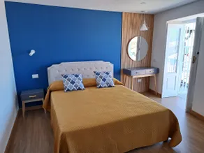 Room with romantic balcony with sea view in Pizzo - Image 3