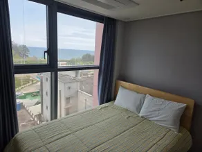 Ocean View Accommodation! Blue Stay (Room/Living Room Separated) 5 minutes to Hanseom Beach, 10 minutes to Hapyung Train Crossing Mukho Trip/Netflix - Image 3