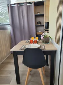 Cozy, air-conditioned studio, 650 m from the sea, private parking - Image 2