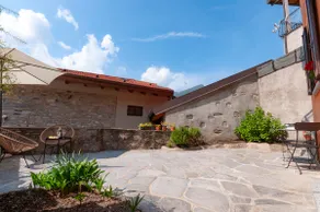Nido Arancione, garden, and parking space - Image 3