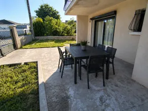 65 m² house with terrace and garden - Image 4