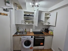 Luxury Boutique Modern Flat - Entire Place - Image 3