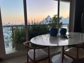 Panoramic Sanctuary on the Lagoon | 150 m² - Image 3