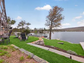 Lakefront Couples Escape | Dock • Kayaks • Firepit - Image 2