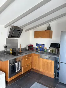 Independent studio, private garden, and air conditioning. - Image 2
