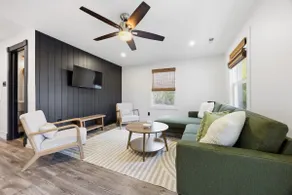 Bungalow On Ann - Image 3
