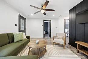 Bungalow On Ann - Image 4