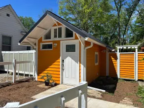 Persimmon Cottage Just 8 Blocks from the Square - Image 2