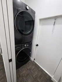 Modern Independent Tiny House - Image 3