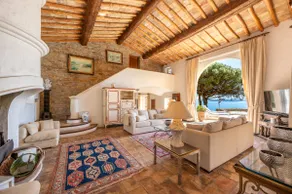 Family villa, magical view of StTropez 6 suites - Image 5
