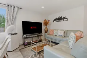Spacious 5BR Home Near Seattle & SeaTac - Parking - Image 2