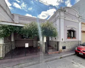 Beautiful colonial house very close to everything - Image 2