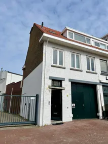 Charming house 50 meters from The Hague harbor – excellent location! - Image 2