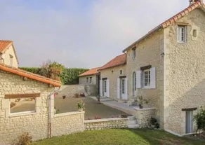 House 29 minutes from Futuroscope and 35 minutes from Center Parcs - Image 3