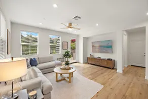 RMV Gem - FamilyFriendly, Amenities, Rooftop Views - Image 2