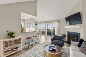 Waterfront Penthouse Condo | Resort Amenities - Image 2