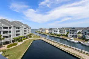 Waterfront Penthouse Condo | Resort Amenities - Image 5