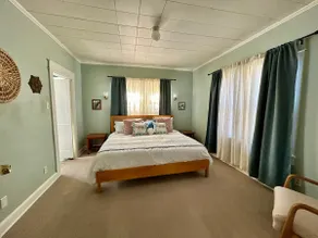 Bloomington Boho Bungalow, 3 king beds - Image 3