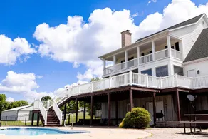 Farmhouse Retreat - Image 2