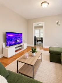 Cozy 2BR Near Tufts • Sleeps 5 - Image 2