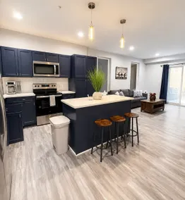 Stylish Apt • Walk to VRE• Easy DC Access - Image 4