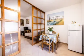 GuestHost - Bright Apartment with garden - Image 5