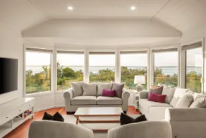 Seaview Escape - Image 3